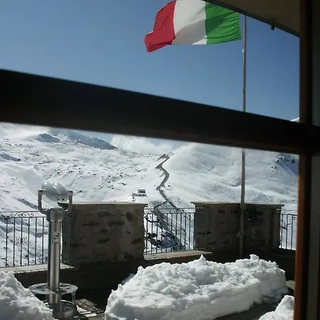 Otel Rifugio Garibaldi *