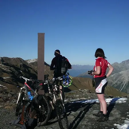 Otel Rifugio Garibaldi *