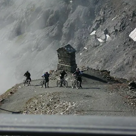 Otel Rifugio Garibaldi